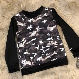 NWT NIKE BOYS THERMA SWEATER